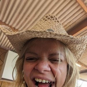 Meet your Posher, Vivi